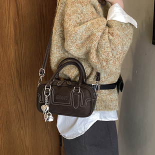 小众设计高级感包包女2026新款复古手提气质百搭单肩包网红斜挎包
