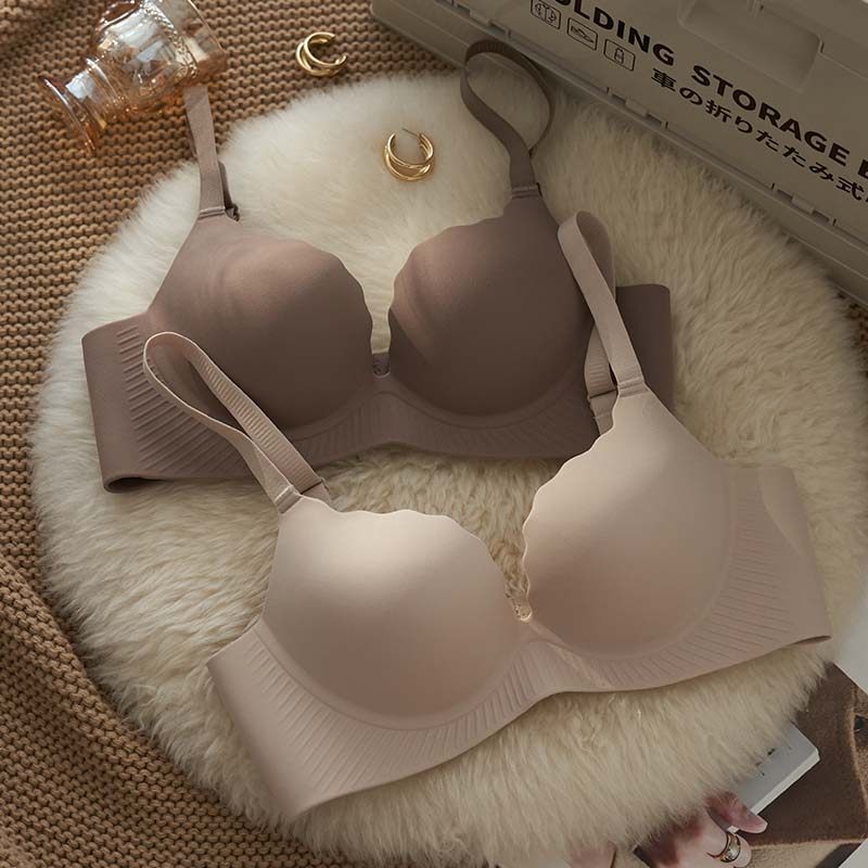 简约小胸聚拢无痕内衣收副乳显大