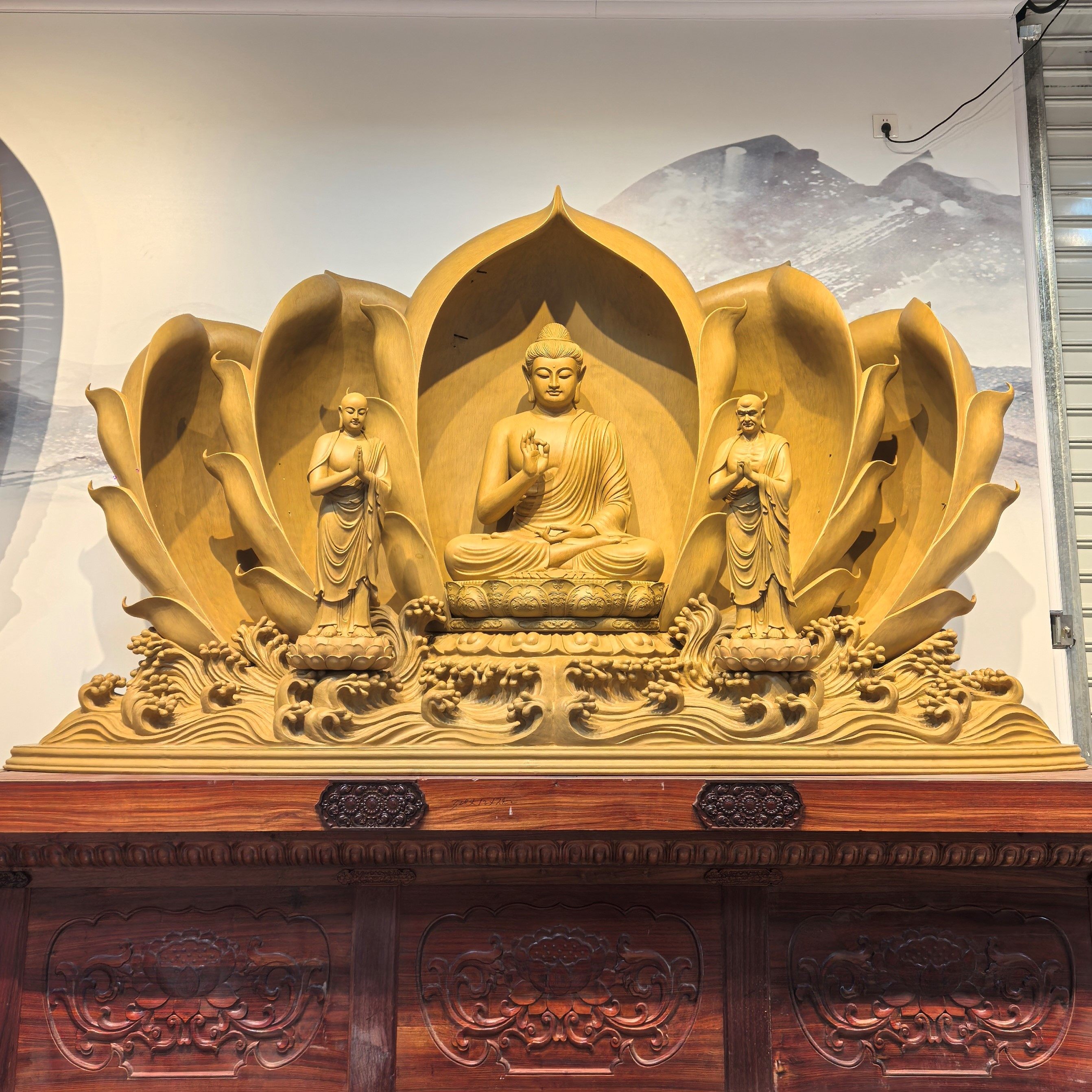 一佛两弟子佛像佛祖释迦牟尼佛