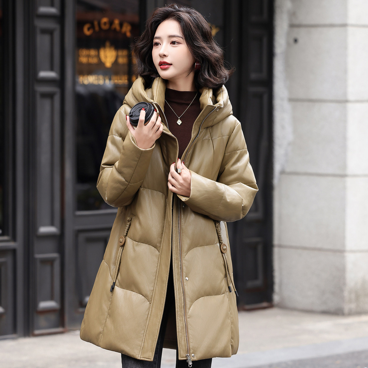 皮羽绒服女中长款冬季新款抗寒保暖连帽防真皮绵羊皮女式皮衣外套