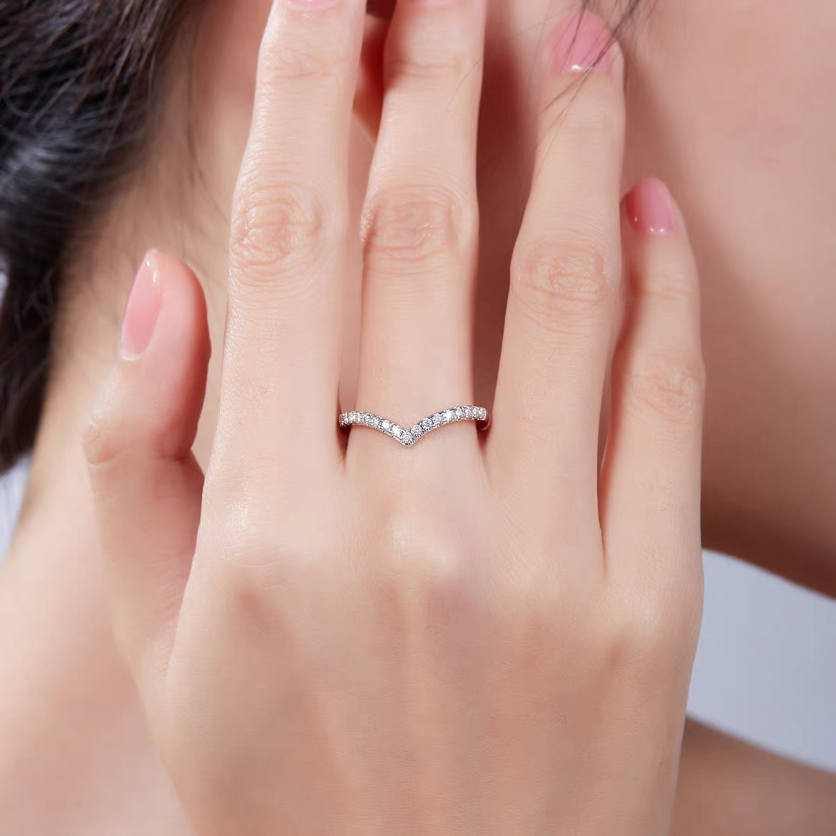 高品质莫桑钻v字排戒戒指925银镀金女经典求婚钻戒指环礼物叠戴