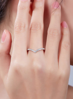 高品质莫桑钻v字排戒戒指925银镀金女经典求婚钻戒指环礼物叠戴