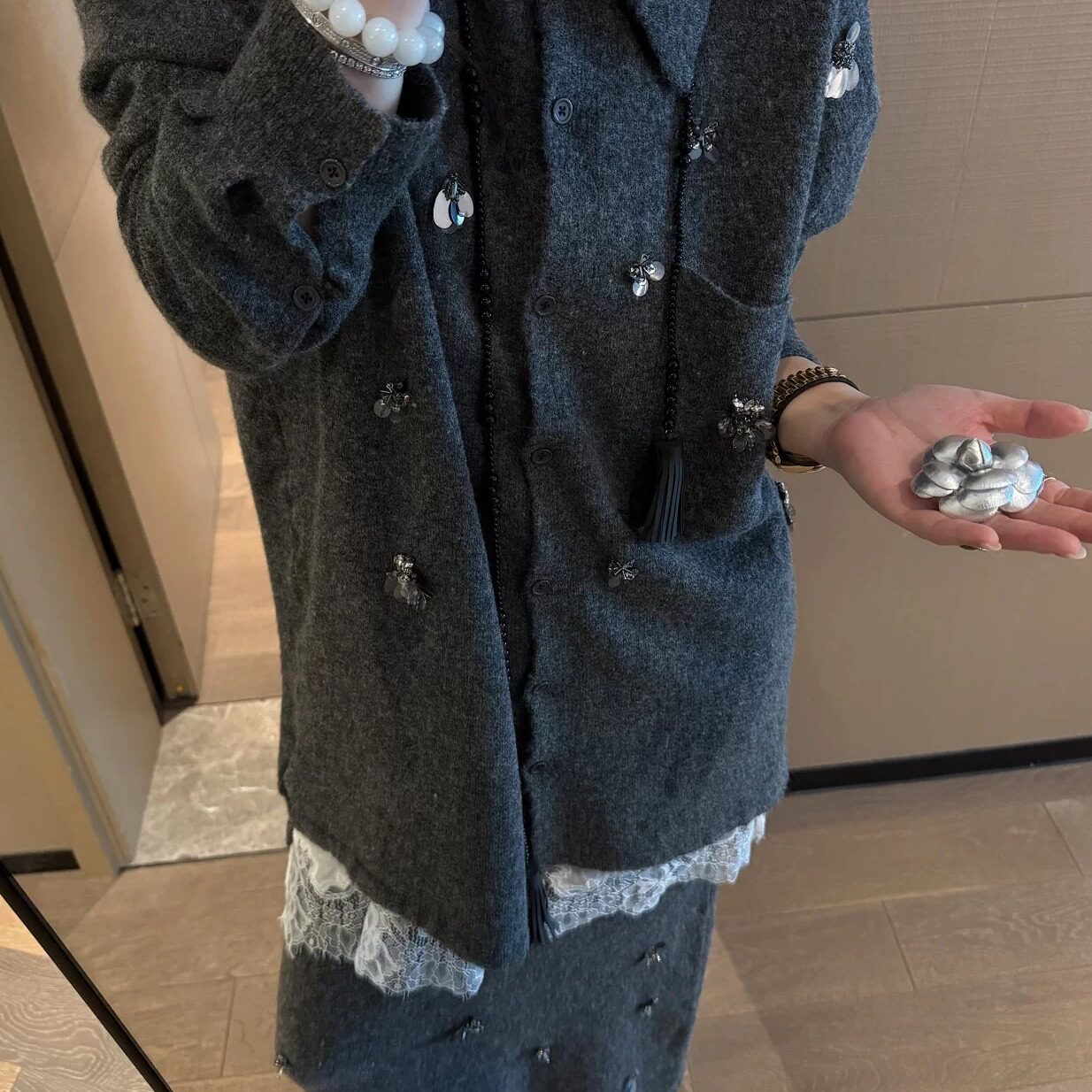 精致感深灰色亮片钉珠针织套装裙