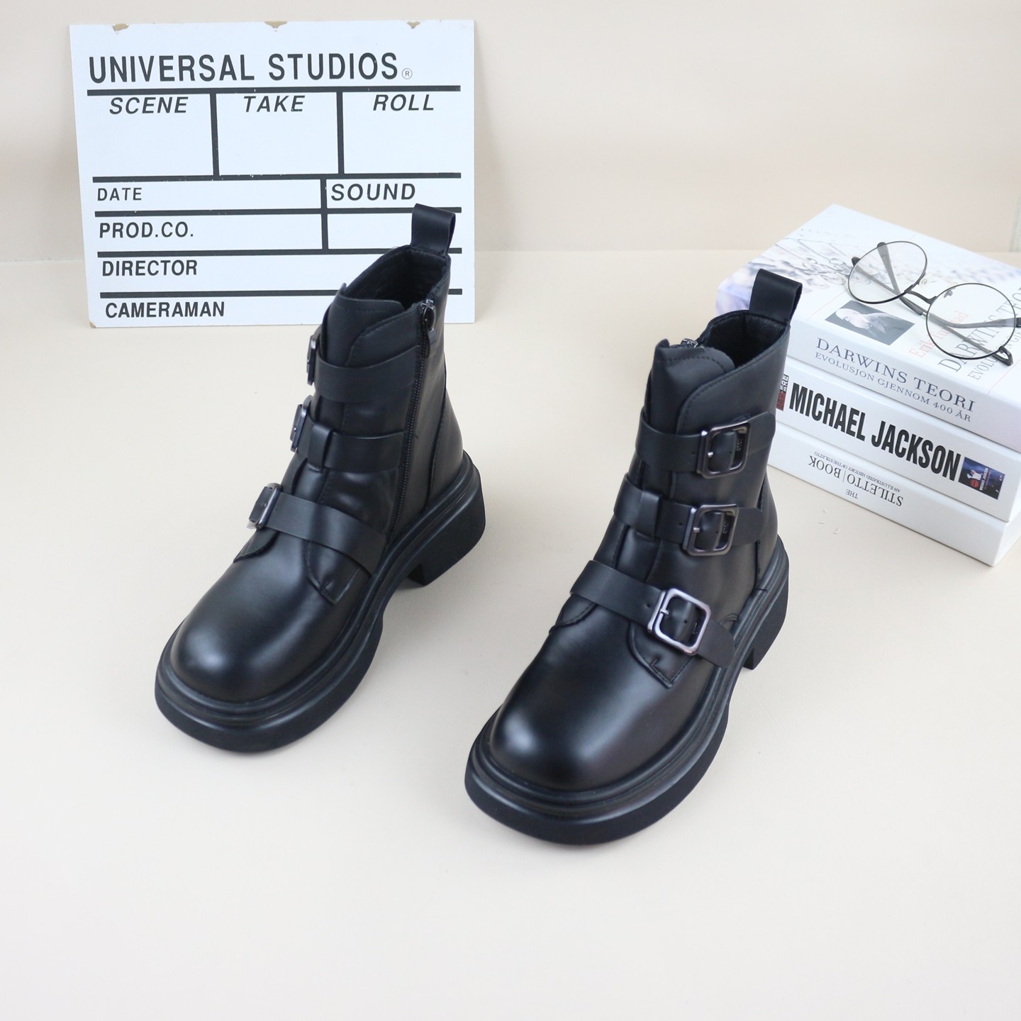 秋冬新款英伦厚底粗跟女马丁靴