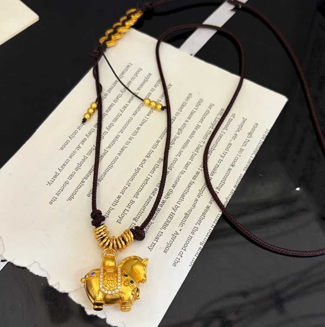 金色小马吊坠项链女可调节编织绳镀真金沙金蓝绿钻马上有钱大唐马