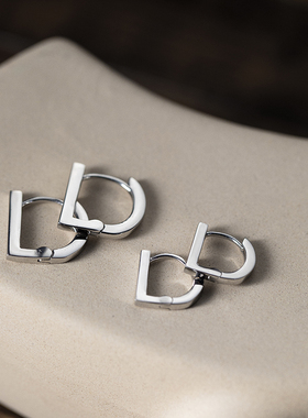纹砖Veinsbrick-《Dreaming》简约D字母百搭纯银S925通勤耳圈耳环