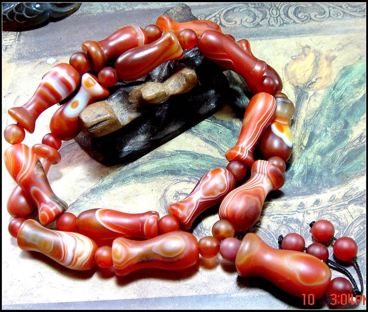 缠丝老玛瑙南红色花瓶宝瓶、橄榄形珠佛链项链特价结缘