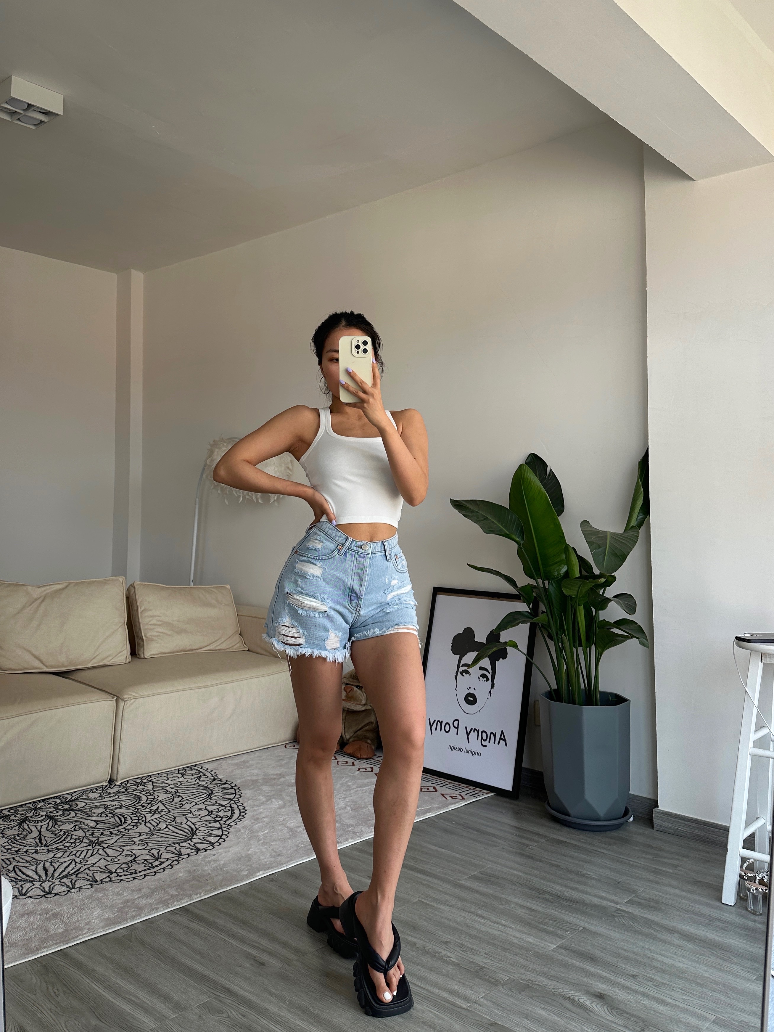 高腰牛仔短裤水洗破洞防走光