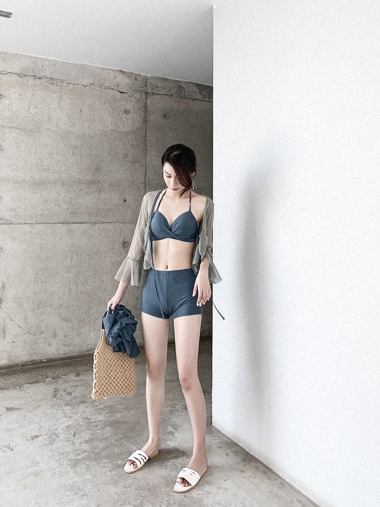 Mu Lang swimsuit women's small fresh sexy two-piece skirt bikini four-piece set of small chest steel support gathered ins net red