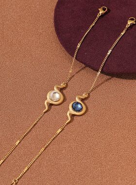 蓝色锆石灵动蛇形钛钢手链女个性设计真空电镀潮流冷淡风复古手饰