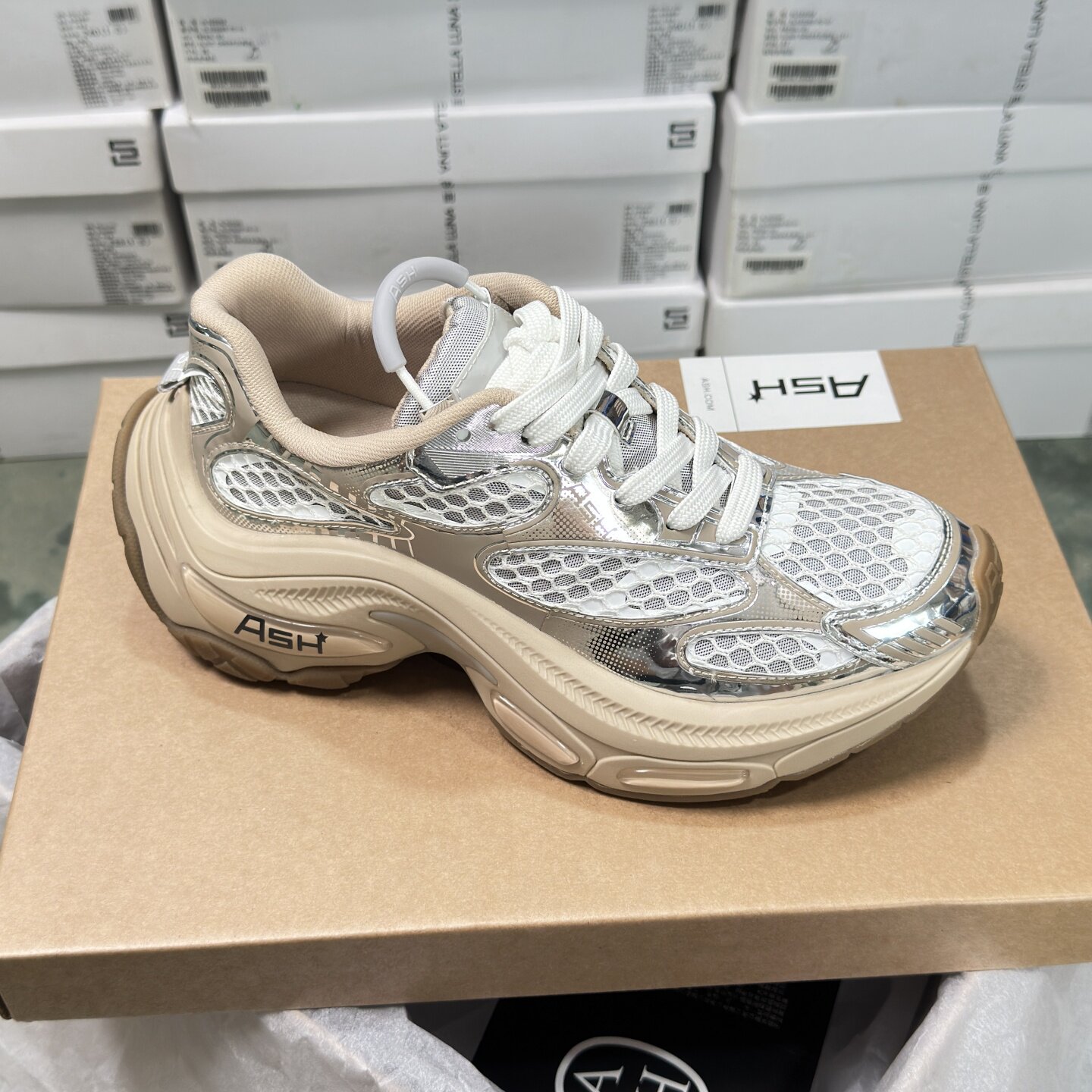 ASH女鞋厚底增高龙鳞老爹鞋图片