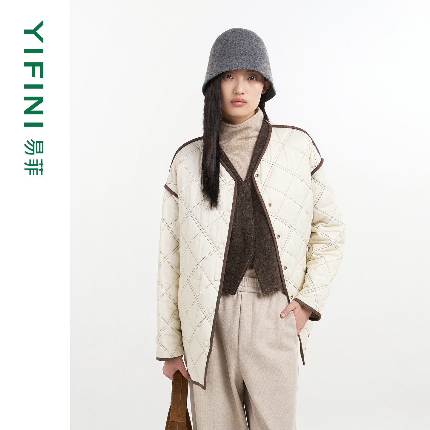 易菲双面穿V领落肩撞色宽松棉服