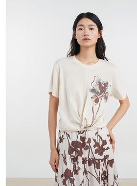 [专柜同款]Yifini/易菲下摆扭结立体感印花圆领宽松T恤女D04Z1405