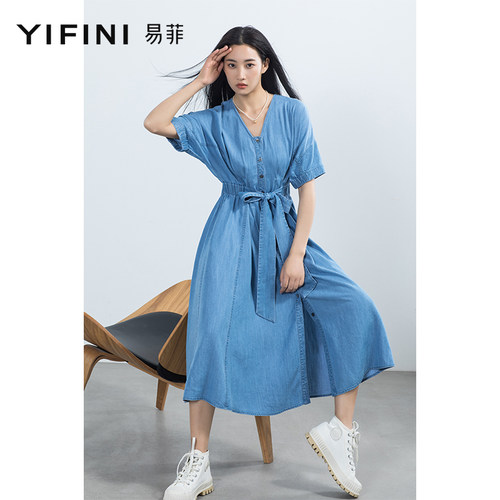 易菲V领短袖复古大摆连衣裙