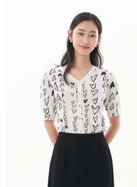 [专柜同款]Yifini/易菲 以爱之名 印花短款V领套头针织衫休闲毛衫