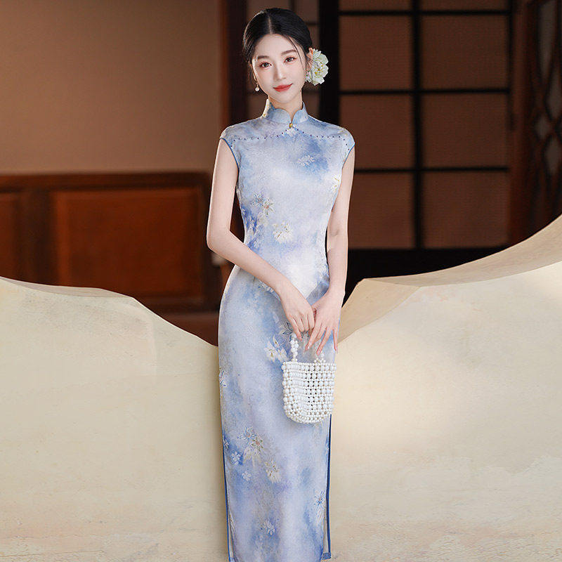 蓝色新中式苏州无袖长款改良旗袍2026新款年轻款女复古晚礼服夏季