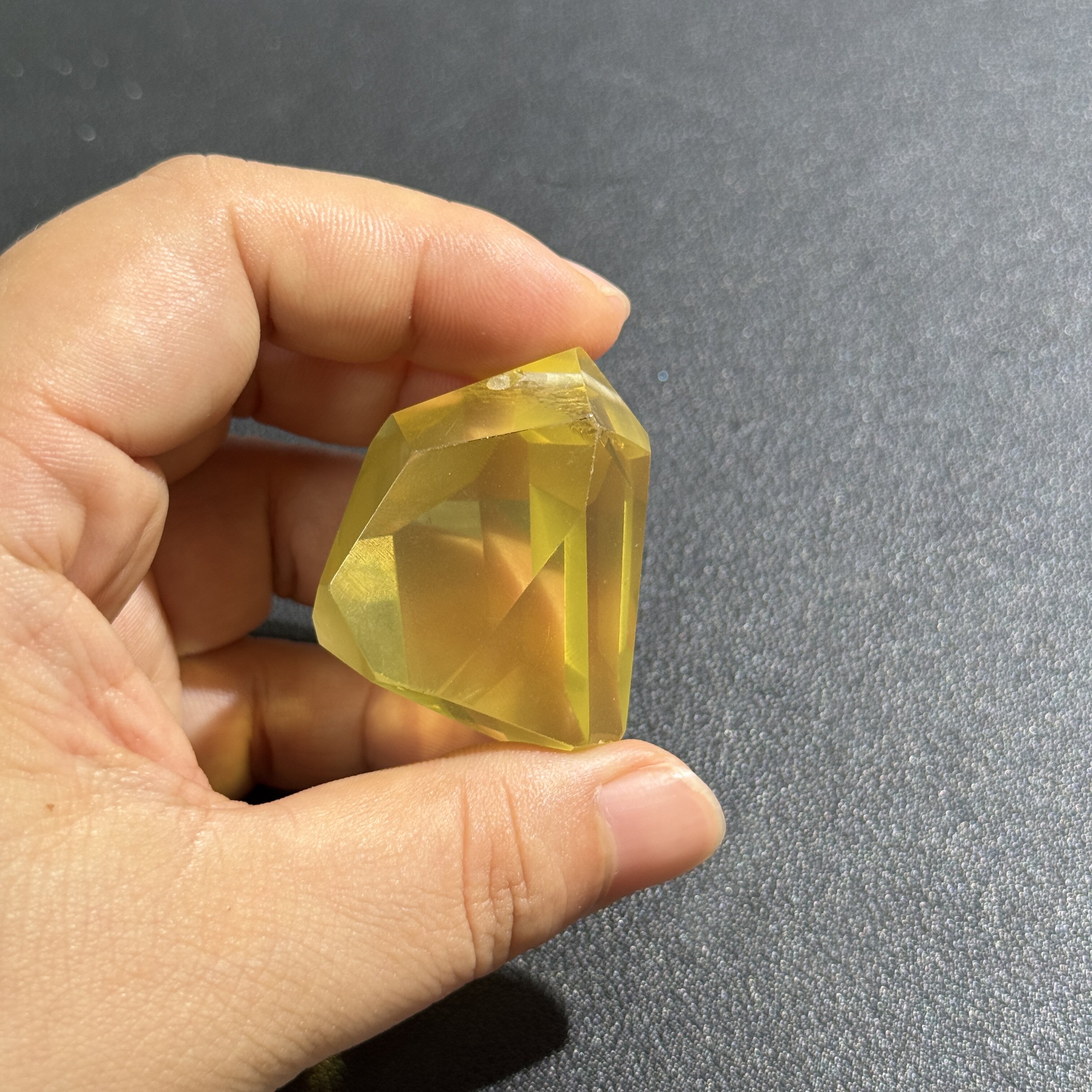 约30*40mm天然柠檬黄水晶不规则原石孤品一颗吊坠孔