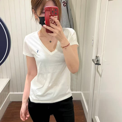 潮牌2026新品小马刺绣V领正肩短袖T恤女通勤修身百搭欧货上衣
