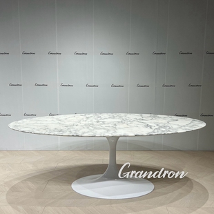 高端北欧简约餐桌天然大理石桌轻奢岩板椭圆形家用郁金香圆桌子