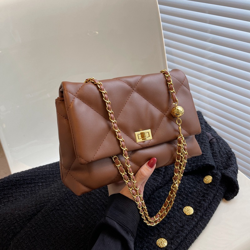 小众设计时尚链条包包女2022新款秋冬潮斜挎包复古质感单肩小方包
