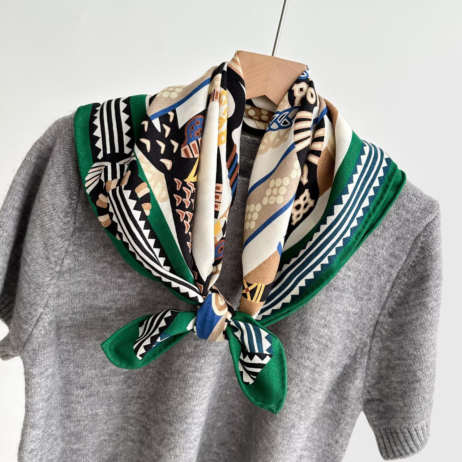 桑蚕丝真丝羊毛65丝毛混纺中方巾