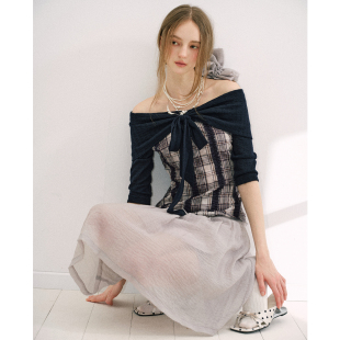 今日艺术家原创蓝白色蝴蝶结芭蕾少女风露肩格纹拼接上衣