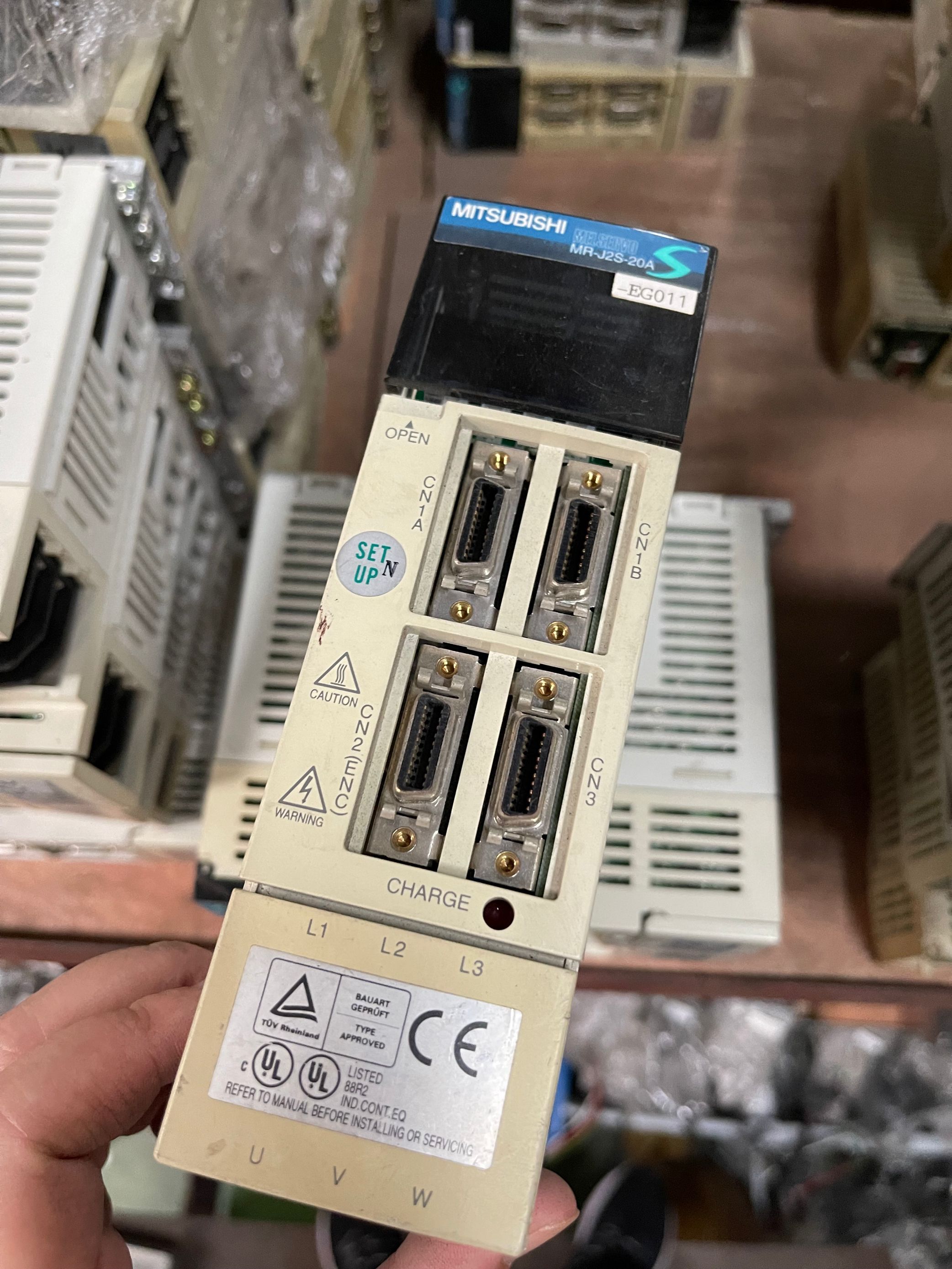 三菱驱动器MR-J2S-20A-EG011