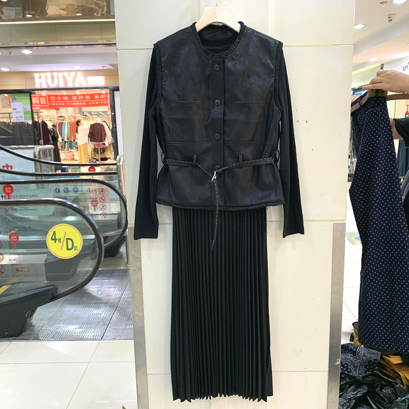 西子阁9963 中长百褶连衣裙+腰带腰流苏边皮马甲外套两件套欧货秋