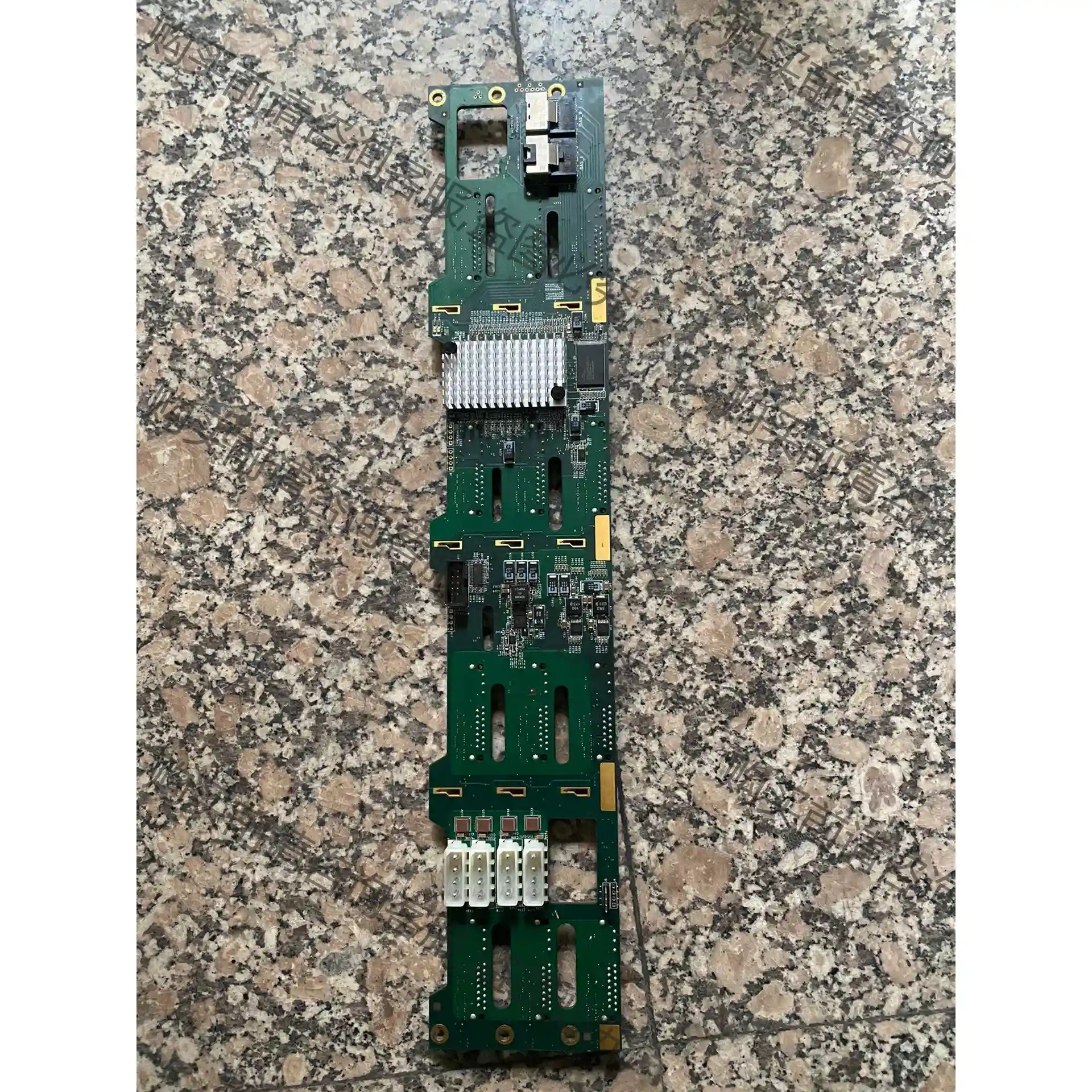 浪潮 SA5212H2 硬盘背板YZCA-00102-102 先议价 包上机好用