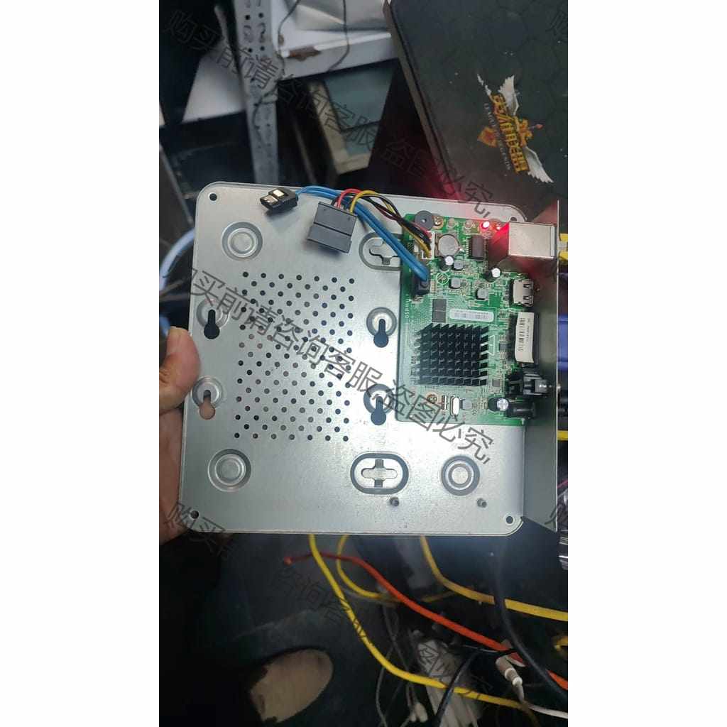 功能正常议价 嵌入式硬盘录像机 海康8路7108N-sn，8路网络监控录