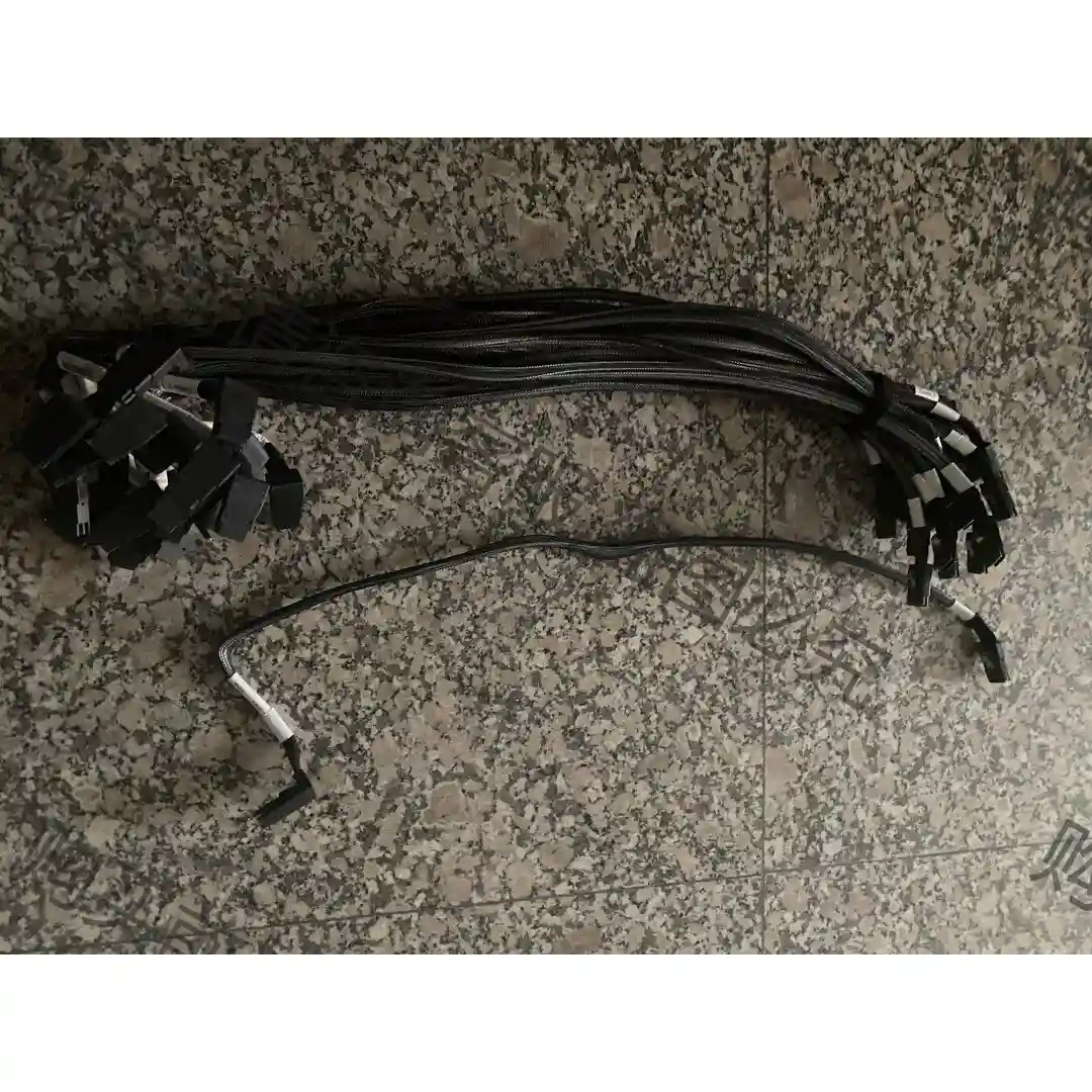 Sas线材 阵列卡连接线 80cm 8087-8087原装 先议价 包上机好用