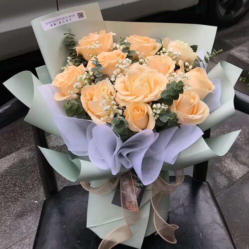 遂宁市鲜花店生日束表白香槟红粉玫瑰平时船山安居蓬溪射洪大英县