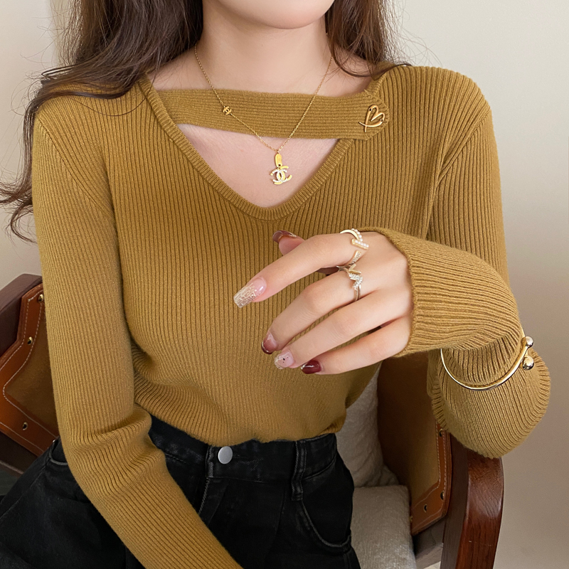 V领修身设计感长袖针织打底衫