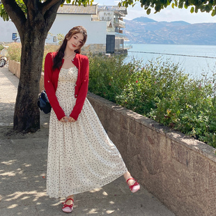 法式白色波点吊带连衣裙女2026夏季新款开春穿搭海边度假气质长裙