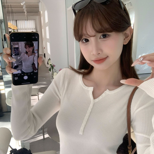 龙妹家白色V领针织衫女外穿内搭2026春季新款韩系穿搭打底小上衣