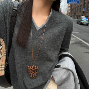 灰色V领毛衣假两件针织衫女外穿2025春季新款打底衫宽松长袖上衣