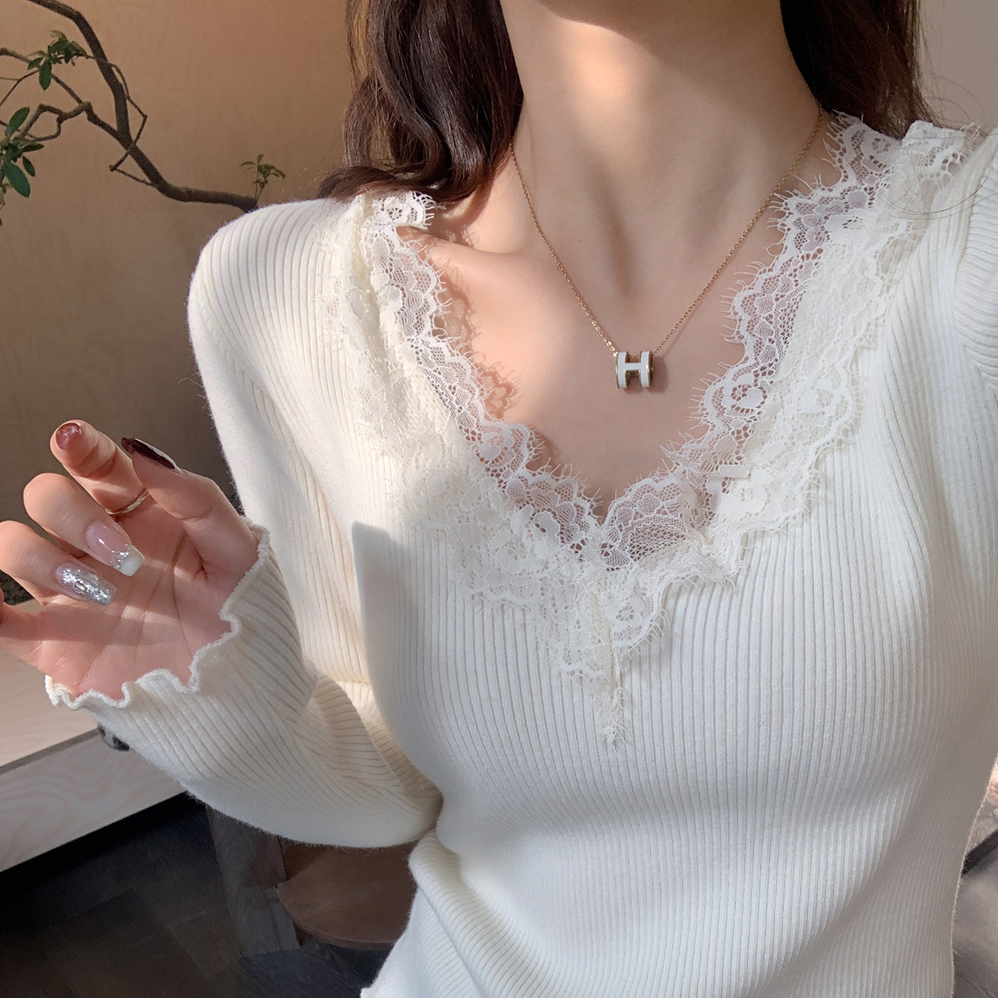 杏色V领蕾丝打底衫女内搭2025新款秋冬韩系穿搭毛衣针织长袖上衣
