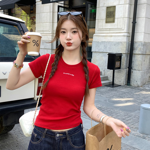 红色正肩圆领印花短袖T恤女
