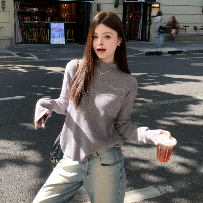 【高级感穿搭】灰色半高领打底衫