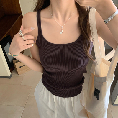 甜美针织修身吊带背心女