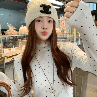 龙妹白色半高领加绒加厚打底衫女内搭2026冬新款长袖T恤波点上衣