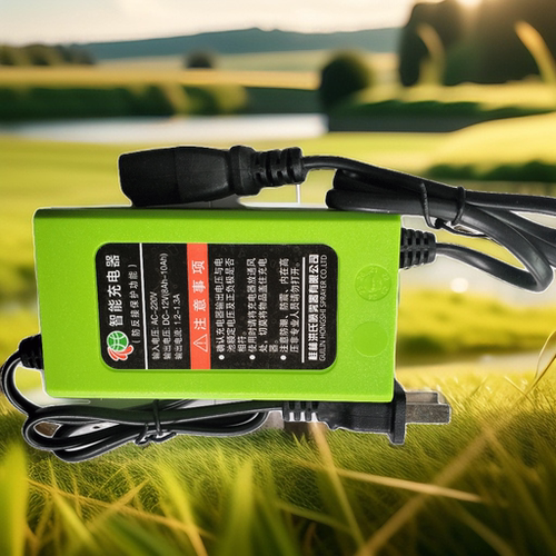 农用智能12V8ah铅酸电池专用充电器电动喷雾器通用T型三孔插头