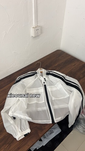 LATTE新款 超薄垫肩白色防晒外套女