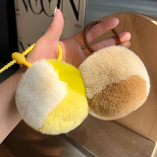 可爱獭兔毛彩色方块汽车钥匙扣挂件ins网红毛绒球书包包挂饰礼物