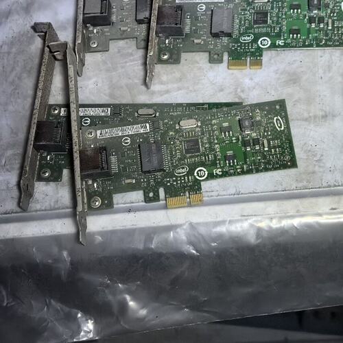 板卡CPU-E98152拆机，接口有些生锈图实拍
