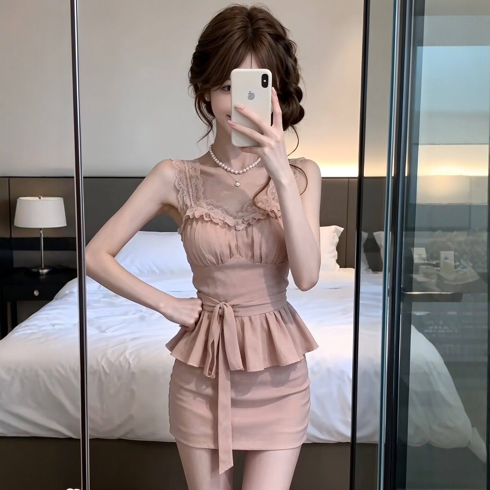 法式温柔风蕾丝吊带上衣包臀短裙两件套女春夏新款显瘦高级感套装