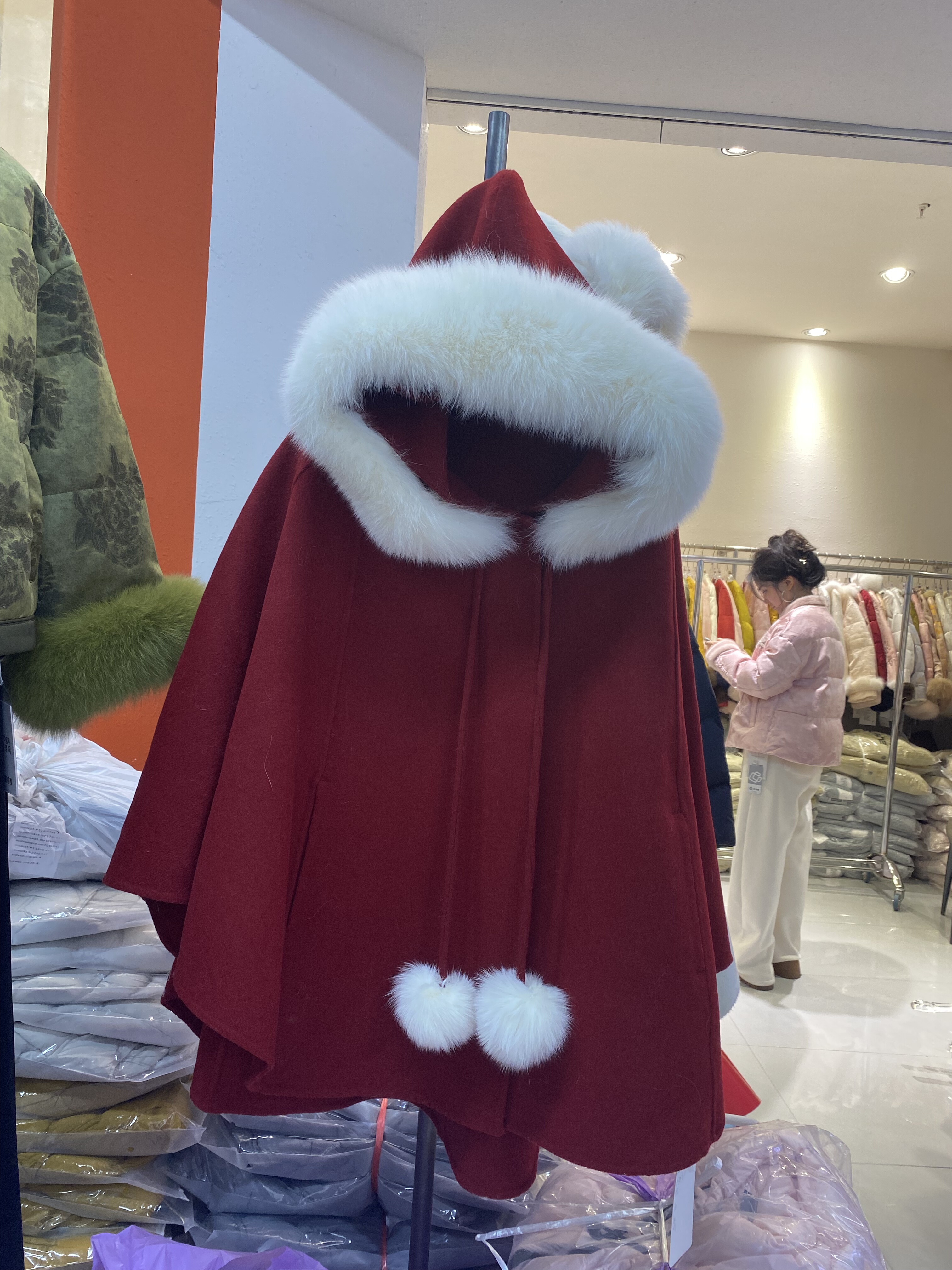 狐狸毛领斗篷外套厚 羊毛呢宽松连帽大衣冬季新款红色