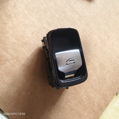 适用于22-26年新款奔驰C级玻璃升降器开关C200 C260L车窗控制按键
