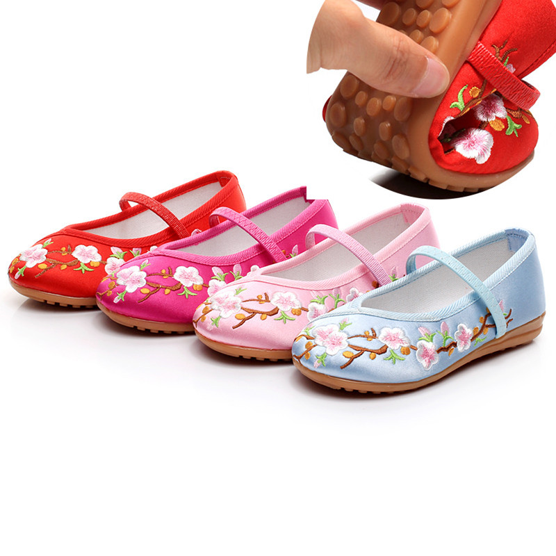 直播女童绣花鞋布鞋公主学生古汉服表演牛津软底布鞋牛筋底舞蹈鞋