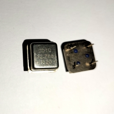 正方形 32.768K有源晶振 直插四脚 振荡器 32.768KHZ 钟振32768HZ
